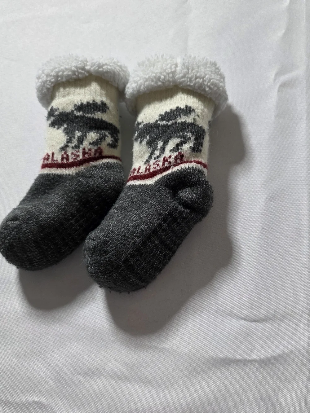 Cozy Moose Kids Slipper Socks in Cream & Gray